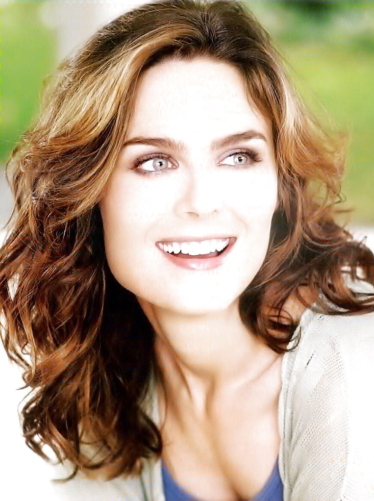 Emily Deschanel #18124721