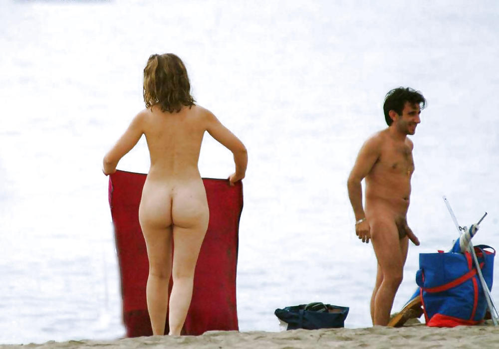 Sono un nudista sulla spiaggia
 #2186651