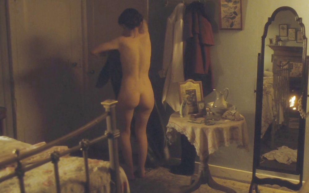 Emily Browning Ultimate Nude Collection #13046698