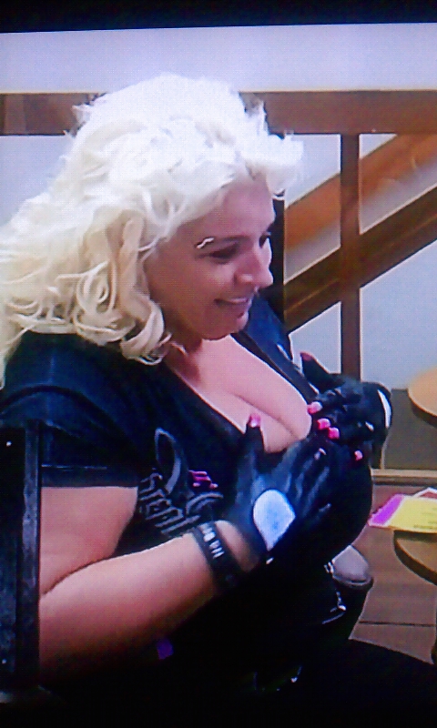 Pechugona beth
 #17762802