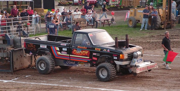 Exposición de coches y tirones de camiones
 #7126904