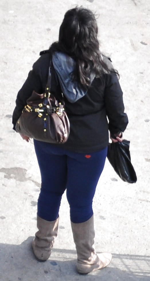 Unique York Thick Ladies in Leggings