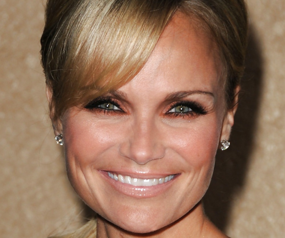 Kristin chenoweth
 #15807115