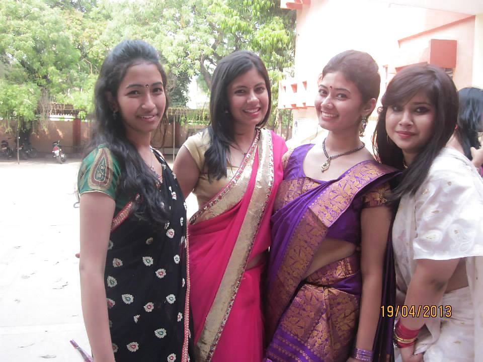 Ragazze indiane in sari !!!!
 #21232610