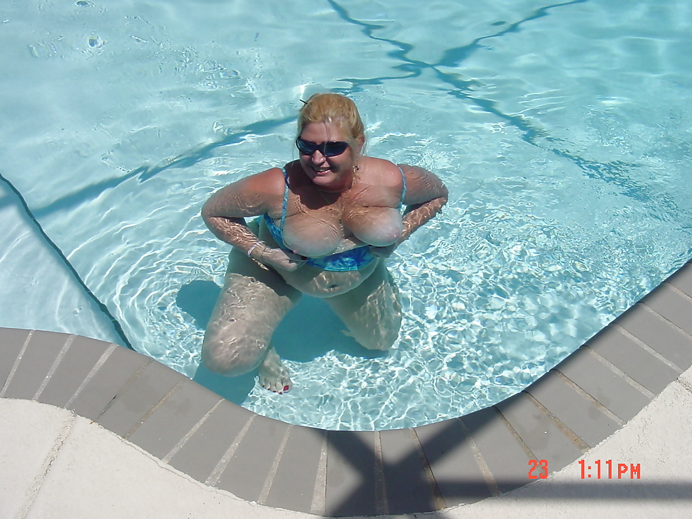 このフロリダの太ったアバズレの写真をもっと見る...こんな良いアバズレはない....
 #2070108