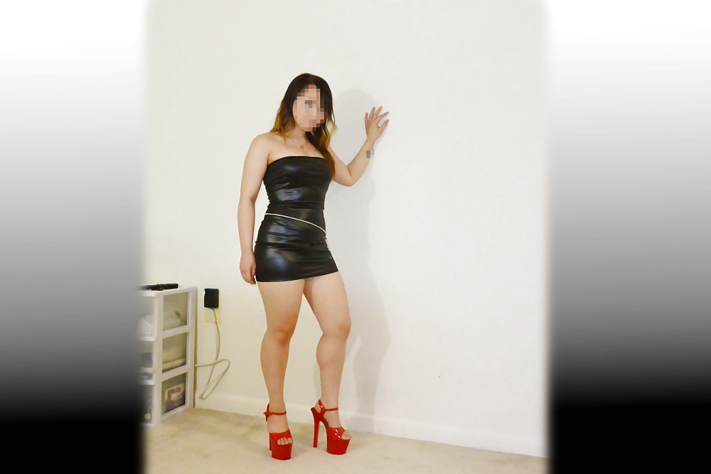 CLUBBING with LEATHER DRESS #21191514