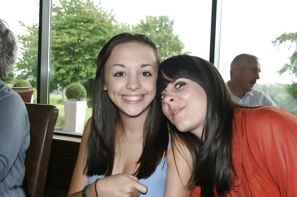 私と友達
 #8492132