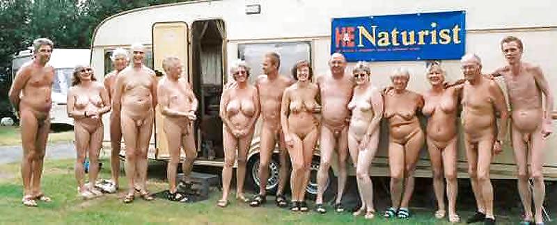 Mayores nudistas de playa
 #664860