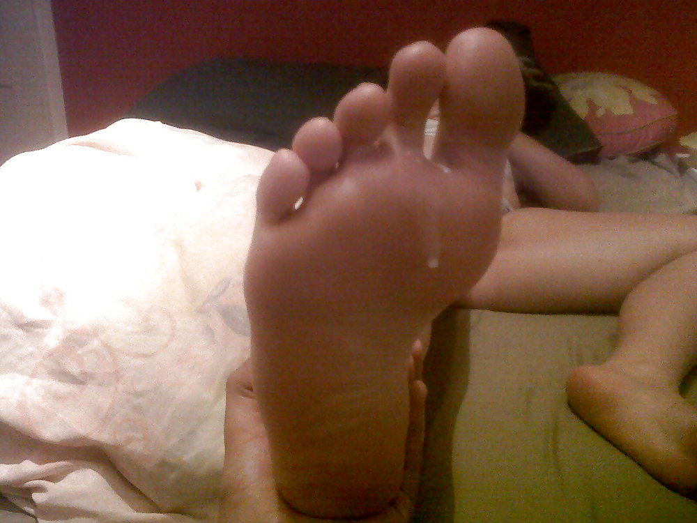 Girlfriend's feet (with cum) #22523977
