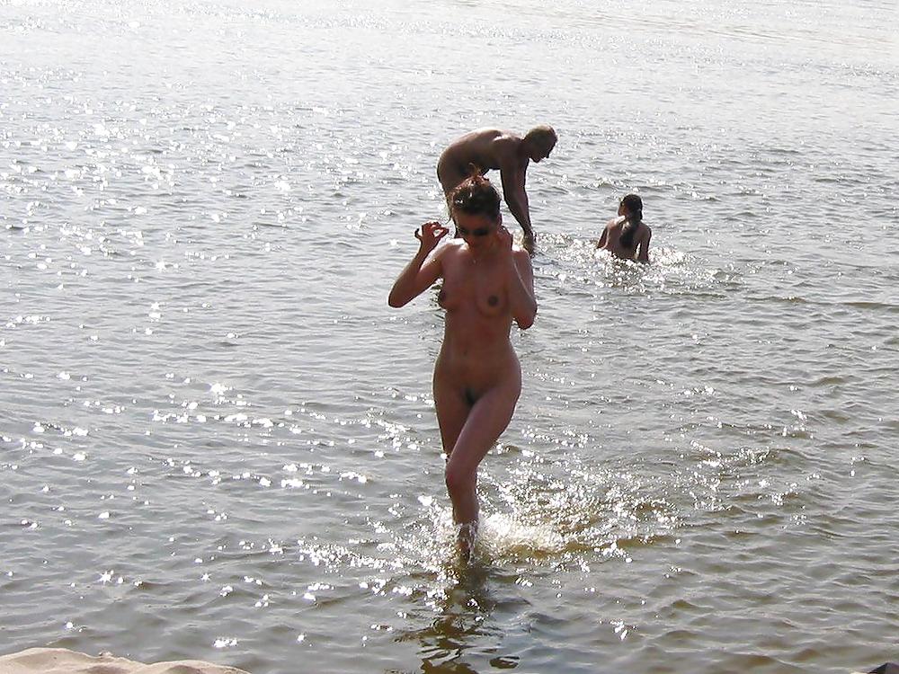 Sono un nudista sulla spiaggia
 #2602678