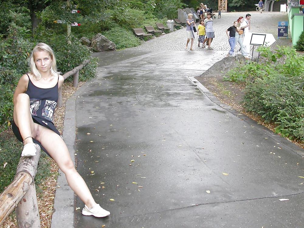 FLASHING IN PUBLIC - JARKA #6902106