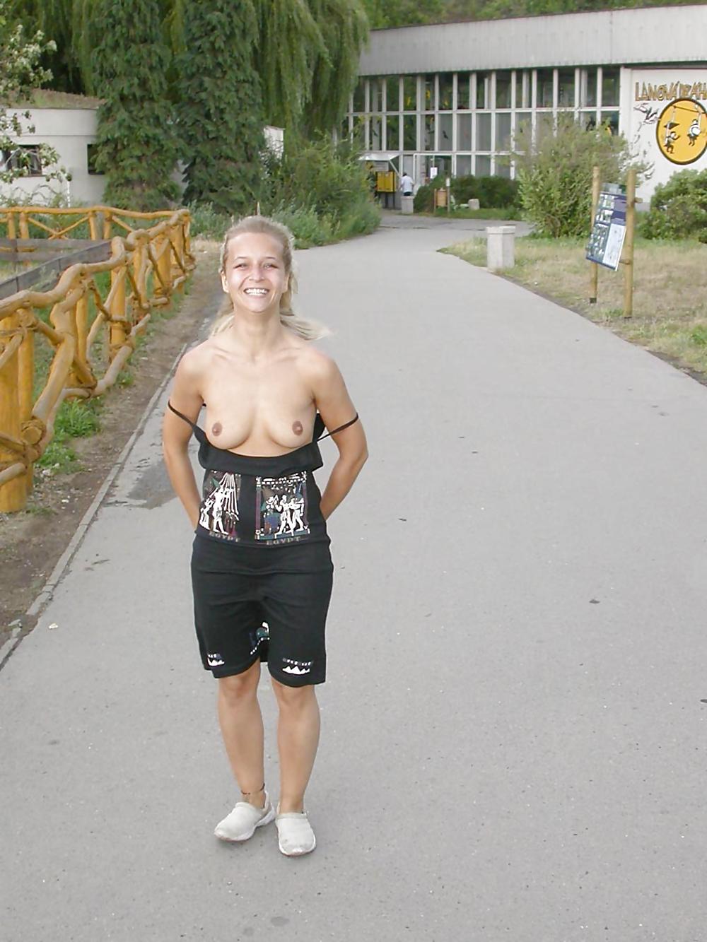 FLASHING IN PUBLIC - JARKA #6902126