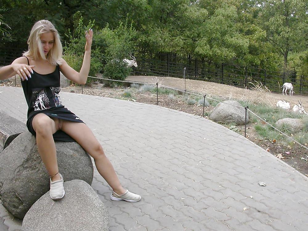 FLASHING IN PUBLIC - JARKA #6902292