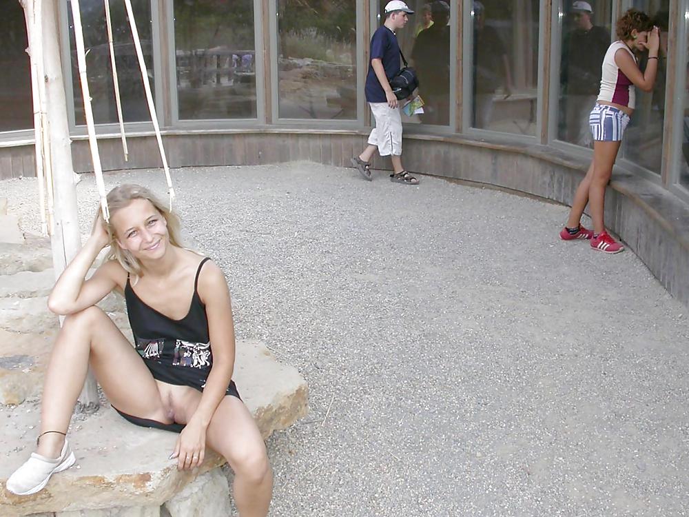 FLASHING IN PUBLIC - JARKA #6902455