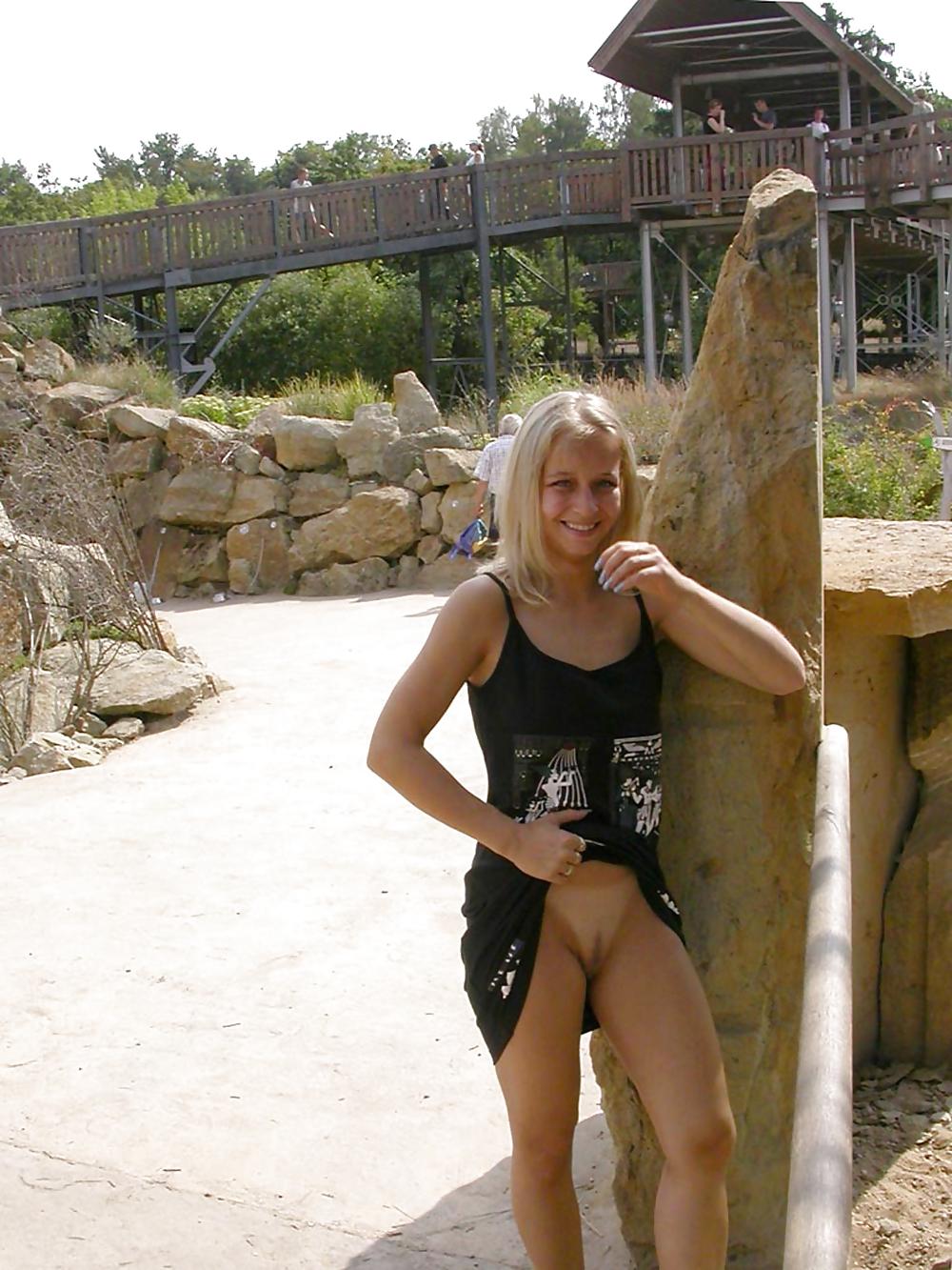 FLASHING IN PUBLIC - JARKA #6902481