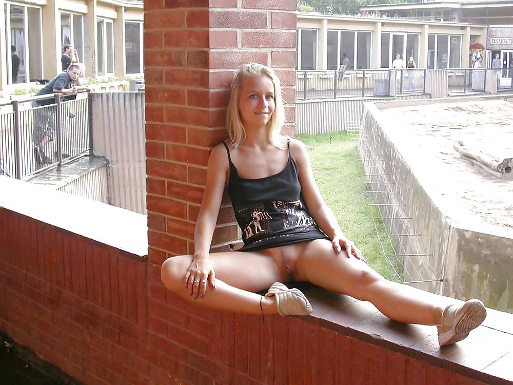 FLASHING IN PUBLIC - JARKA #6902533