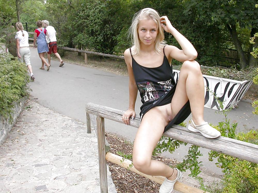 FLASHING IN PUBLIC - JARKA #6902553