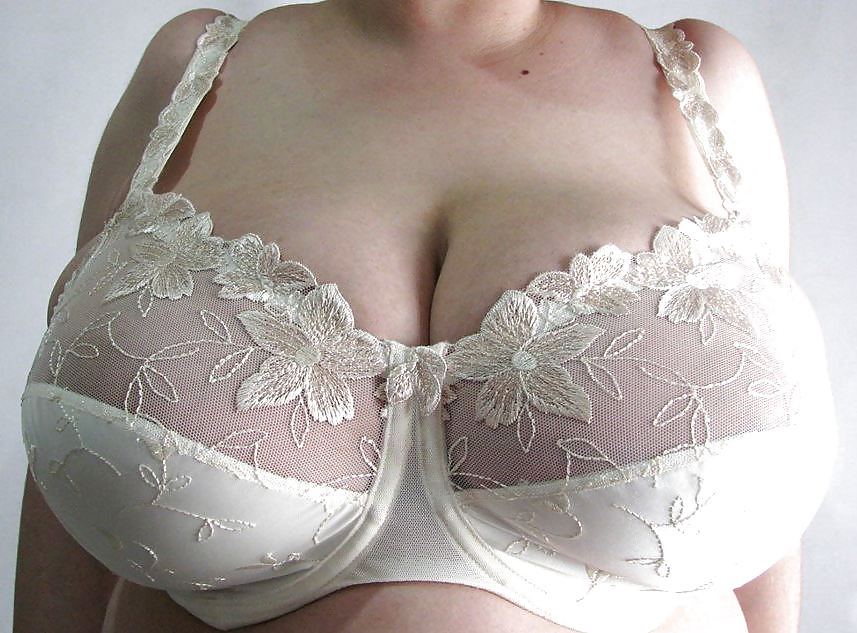 Seins Chunky En Soutien-gorge 27 #15535226