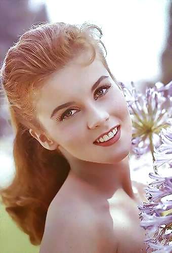 ¿Alguien es fan de Ann Margaret?
 #19665792