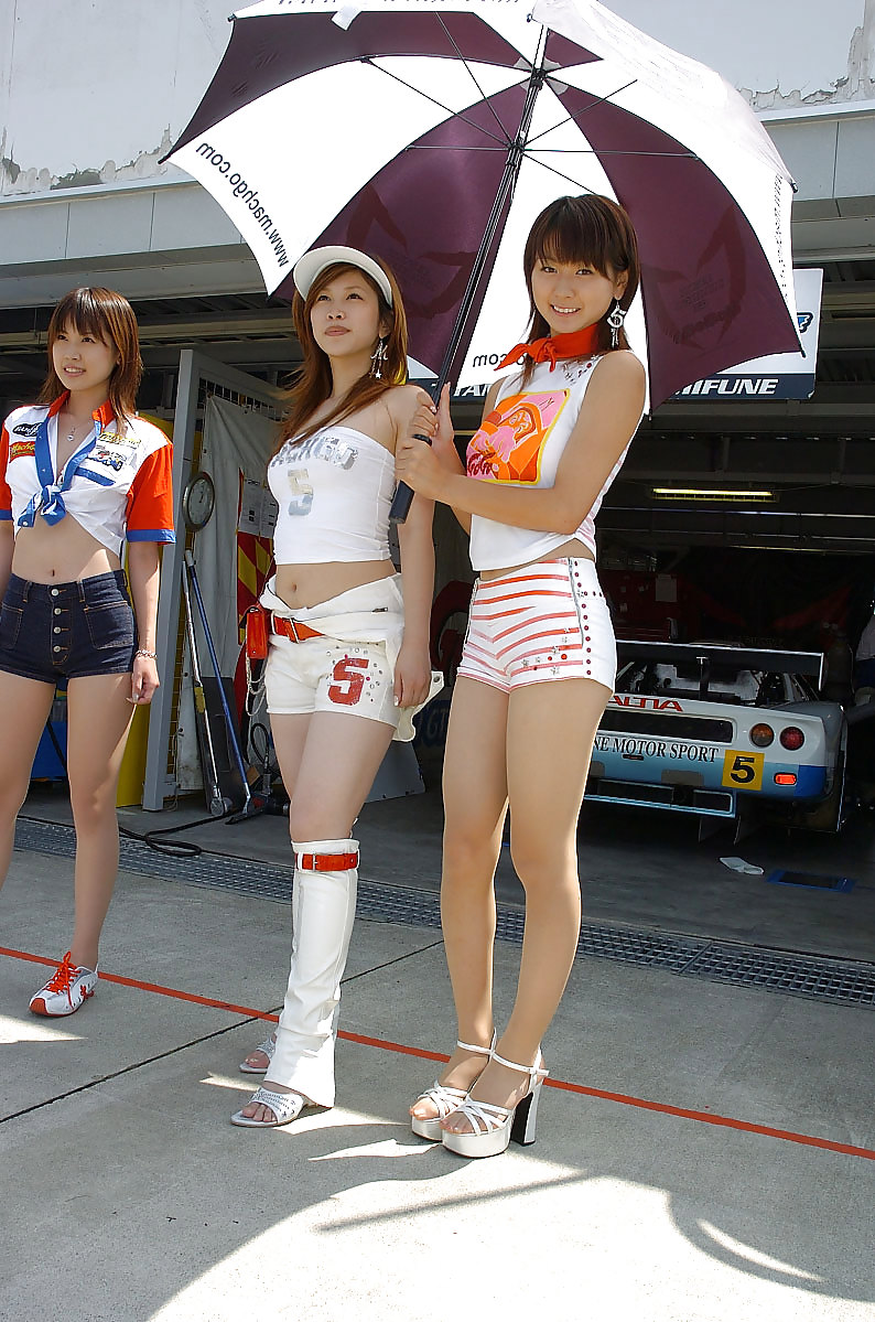 Regine di razza giapponese in pista (3)
 #5737169