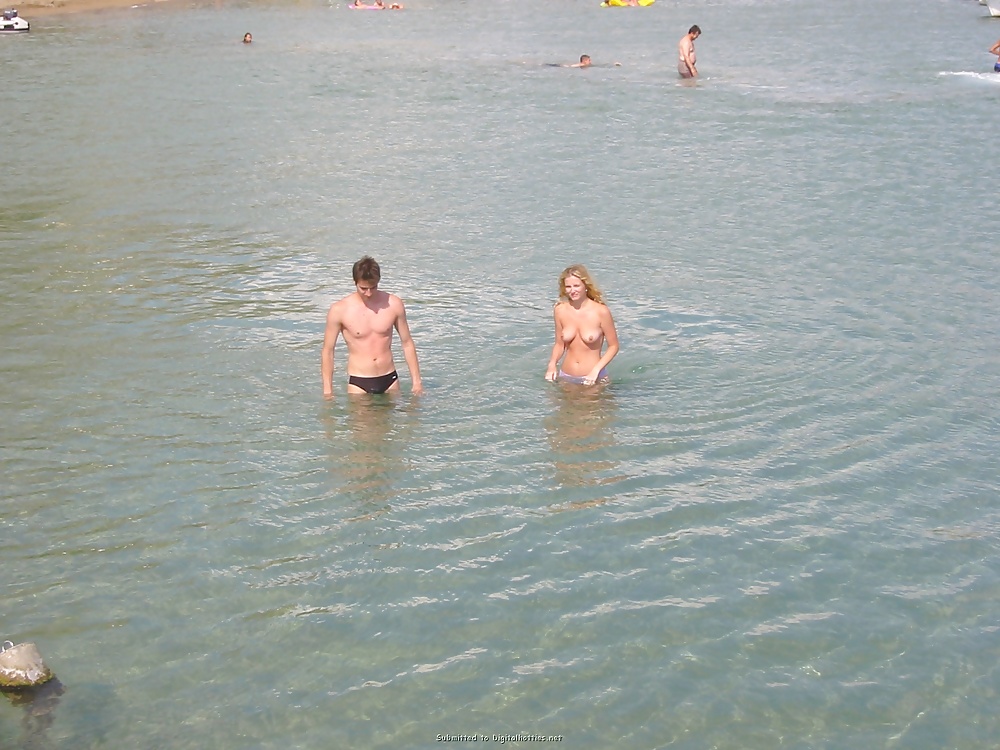 Spiaggia nudi parte 2
 #1748949