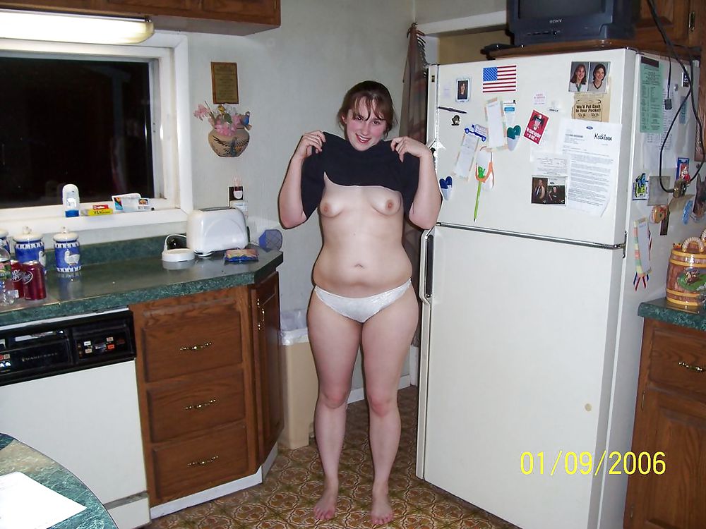 En topless y enseñando mis tetas. ¿Te gustan?
 #8141899