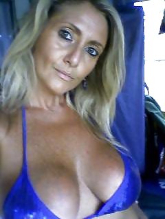 Milf rubia tetas falsas
 #8088400