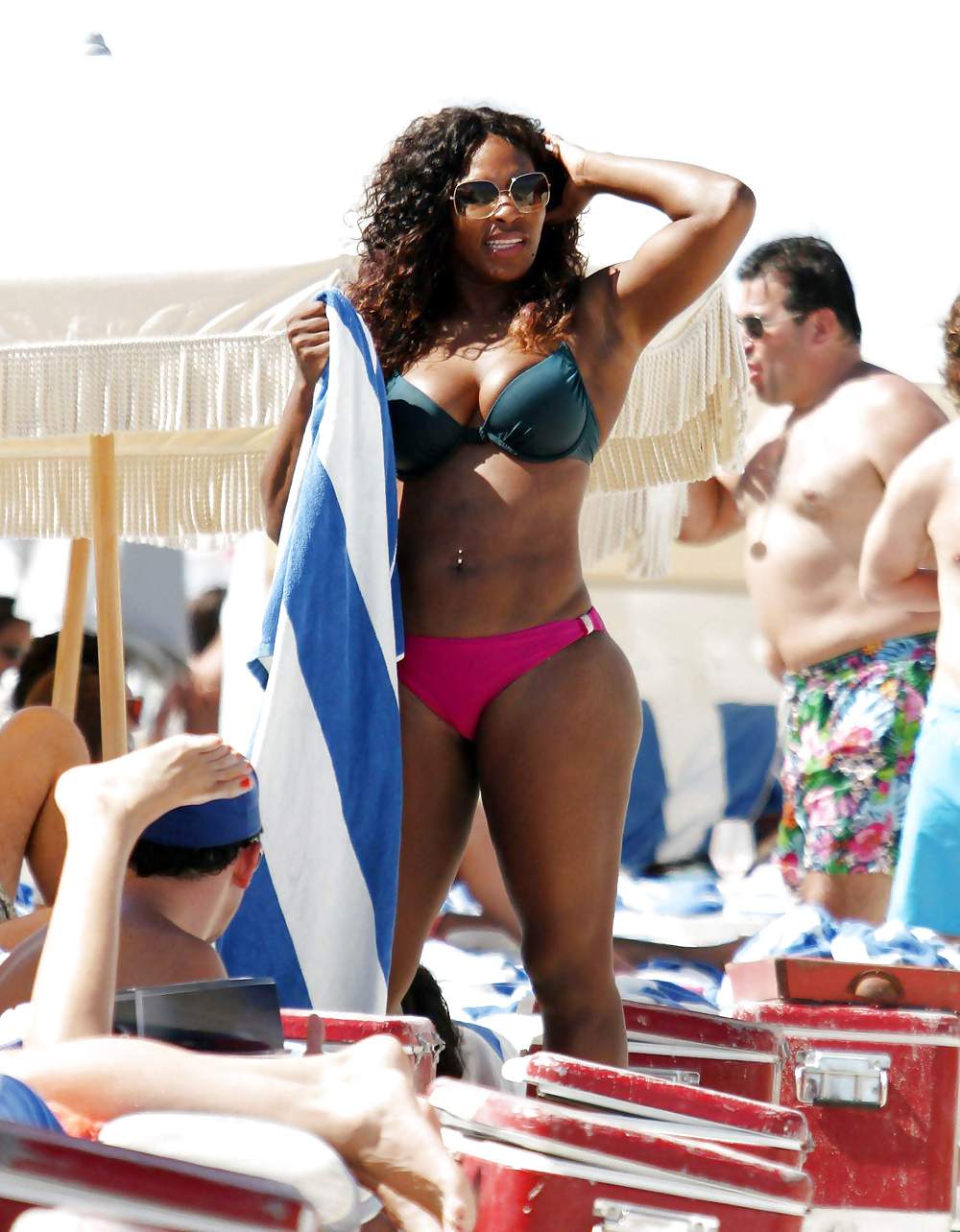 Serena williams - usando un bikini en una playa en miami
 #5325748