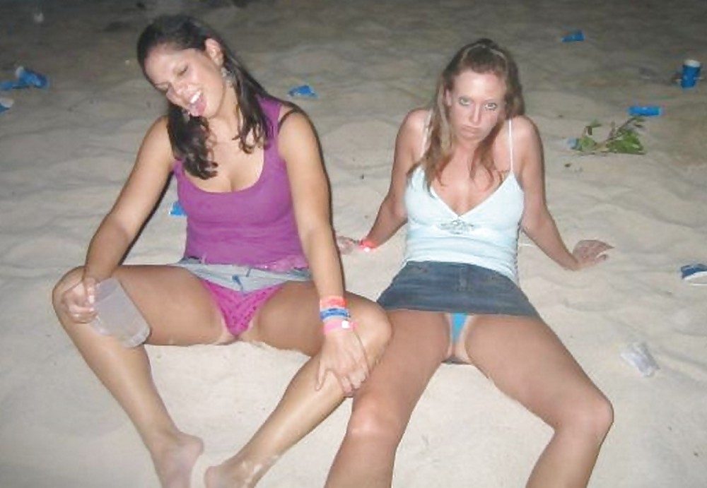 Queens in jeans LI #9374138