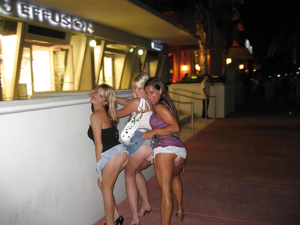 Queens in jeans LI #9374299