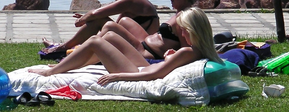 Voyeurpics of topless danish blonde on Hungarian beach #12822577