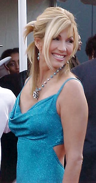 Leeza gibbons
 #21259416