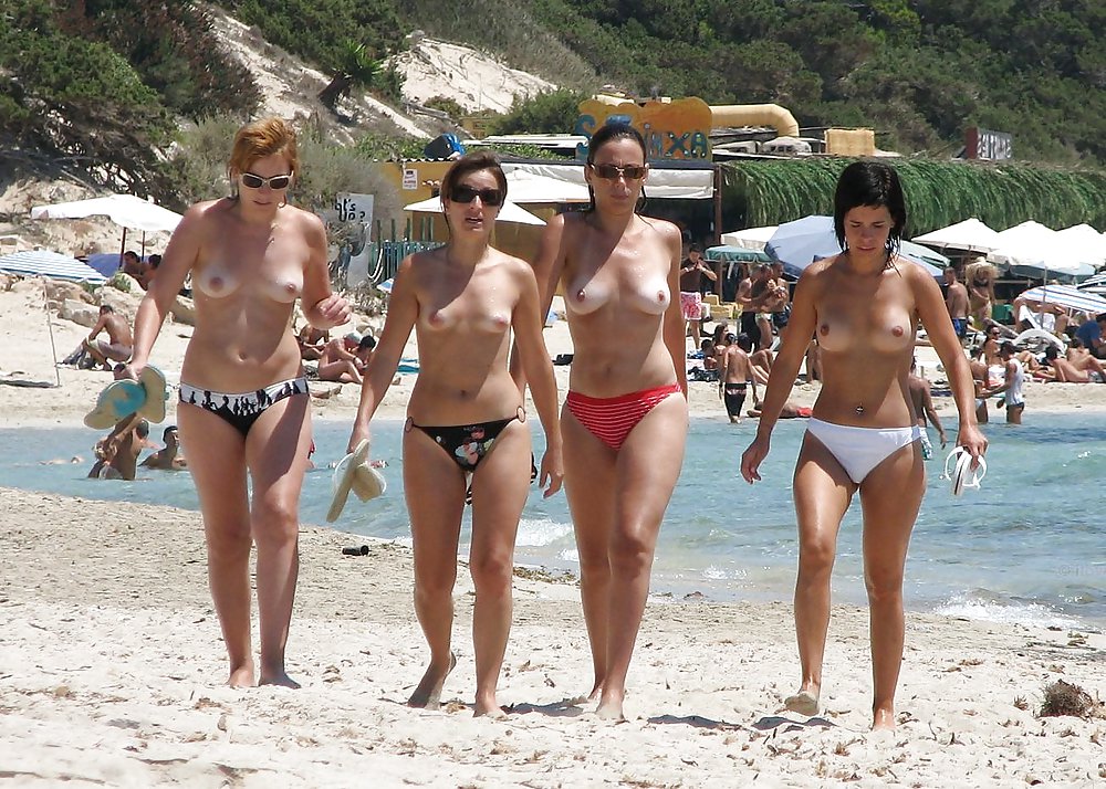 Bonita playa, bikini y piscina chicas 14
 #11142294