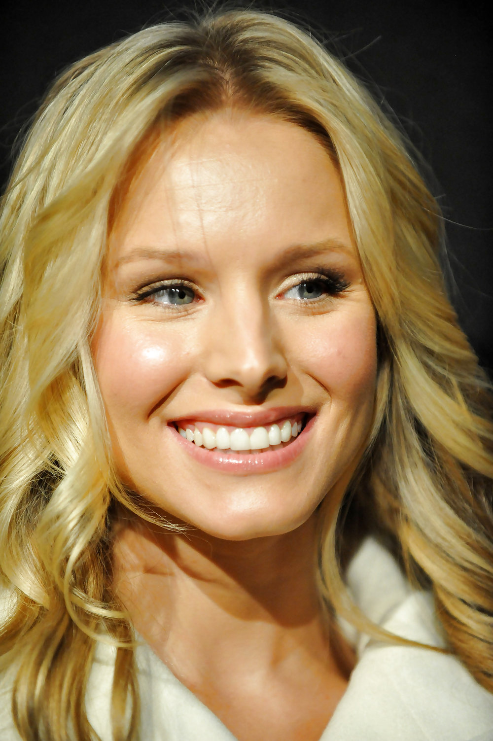 Kristen Bell (hq) #12215096