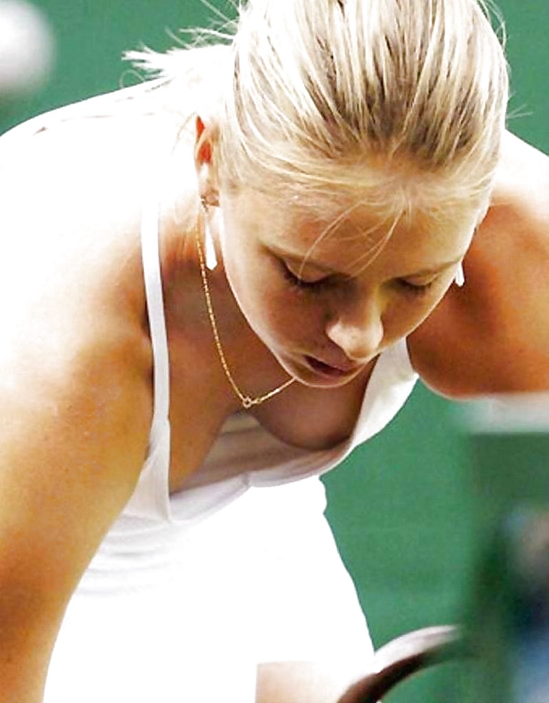 Tennisstar Maria Sharapova - Nip-slip #7701841