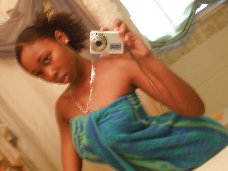 BLACK AMATEUR GIRLS - SELF PICS VI #8270837