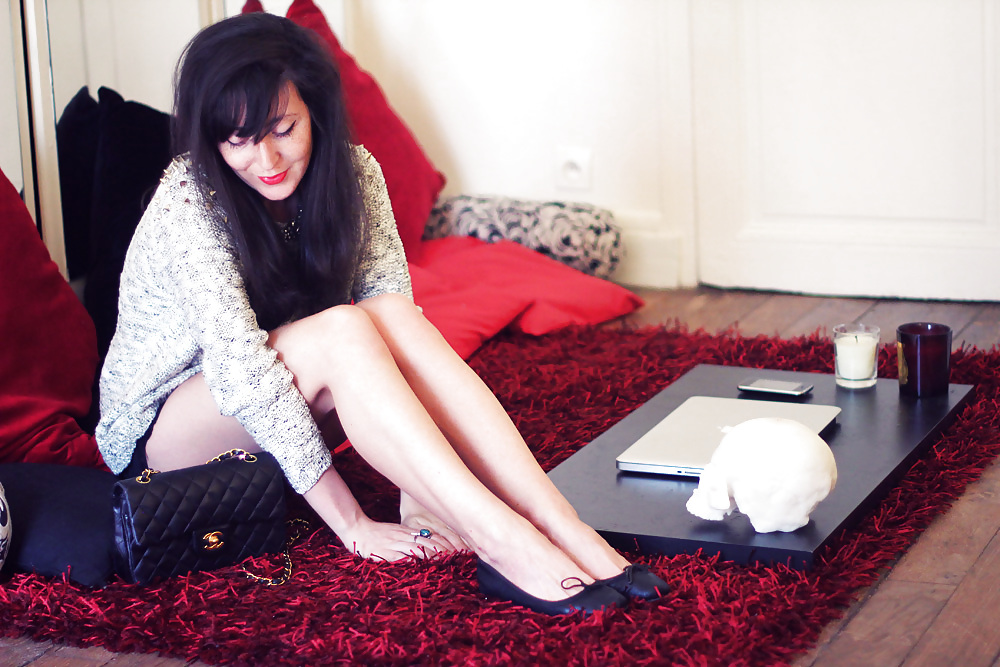 Modo de bloggers francés con piernas sexy 15
 #16488922