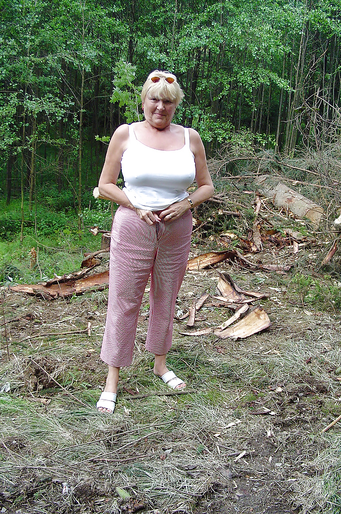 Nonna olandese amatoriale (65 anni)
 #4065522