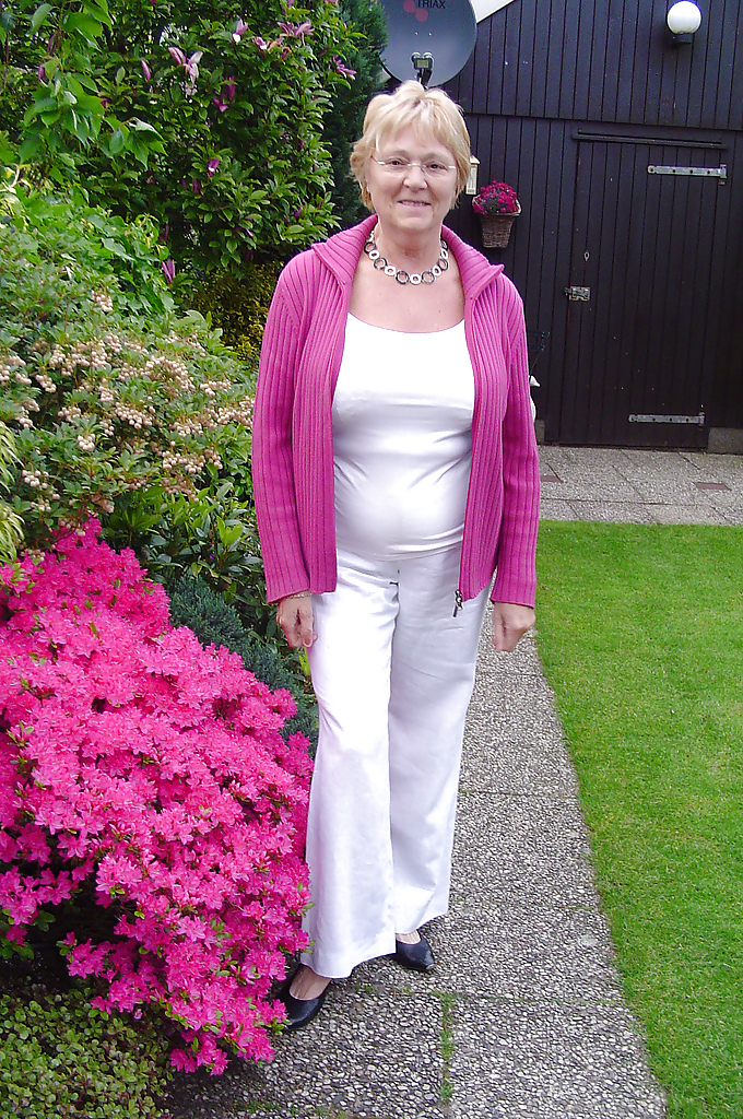 Nonna olandese amatoriale (65 anni)
 #4065540