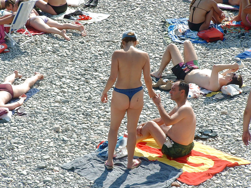 Voyeur sur la plage seins nus (stare titties on seaside) #9902198