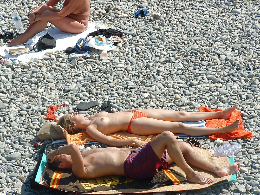 Voyeur sur la plage seins nus (stare titties on seaside) #9902214