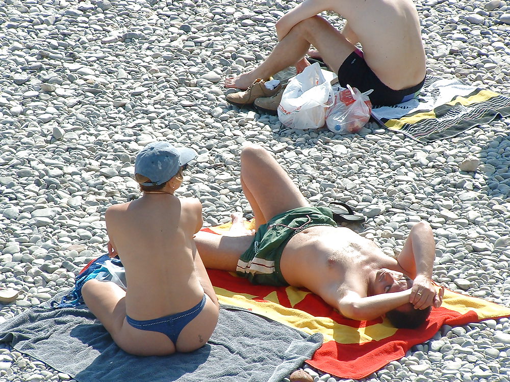 Voyeur sur la plage seins nus (stare titties on seaside) #9902217