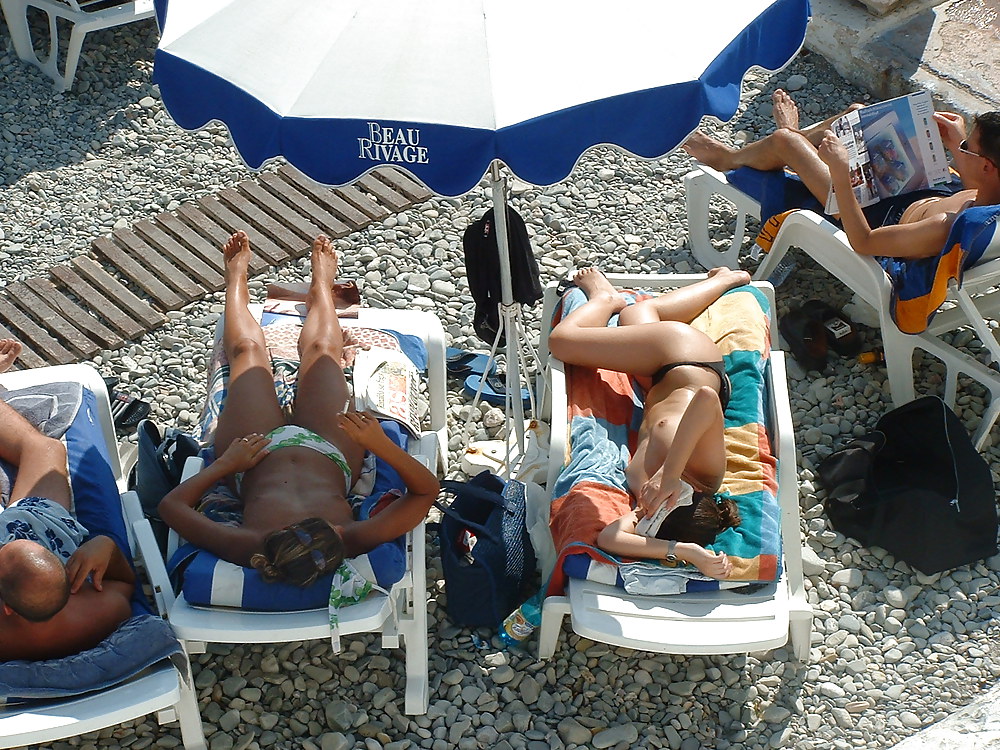 Voyeur sur la plage seins nus (stare titties on seaside) #9902250