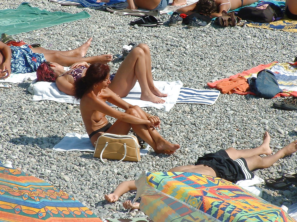 Voyeur sur la plage seins nus (stare titties on seaside) #9902301