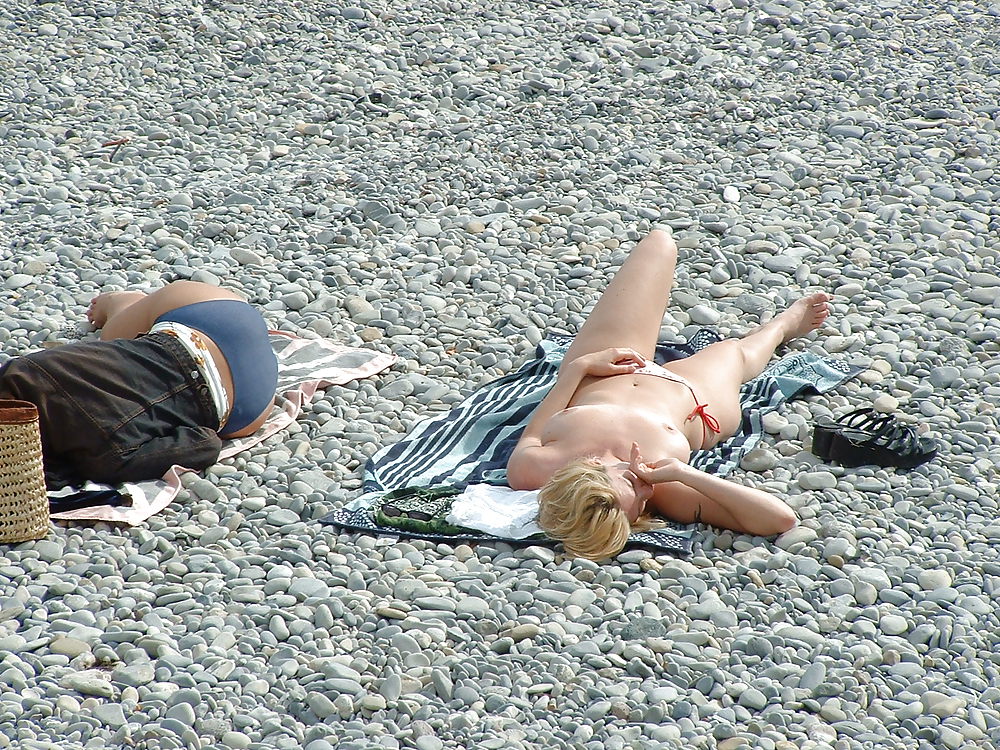 Voyeur sur la plage seins nus (stare titties on seaside) #9902380