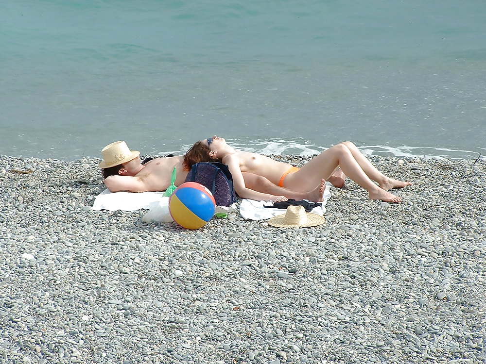 Voyeur sur la plage seins nus (stare titties on seaside) #9902396