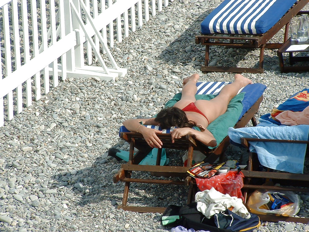Voyeur sur la plage seins nus (stare titties on seaside) #9902434