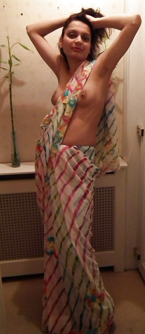 Mi amiga esposa le encanta posar desnuda 
 #22344266