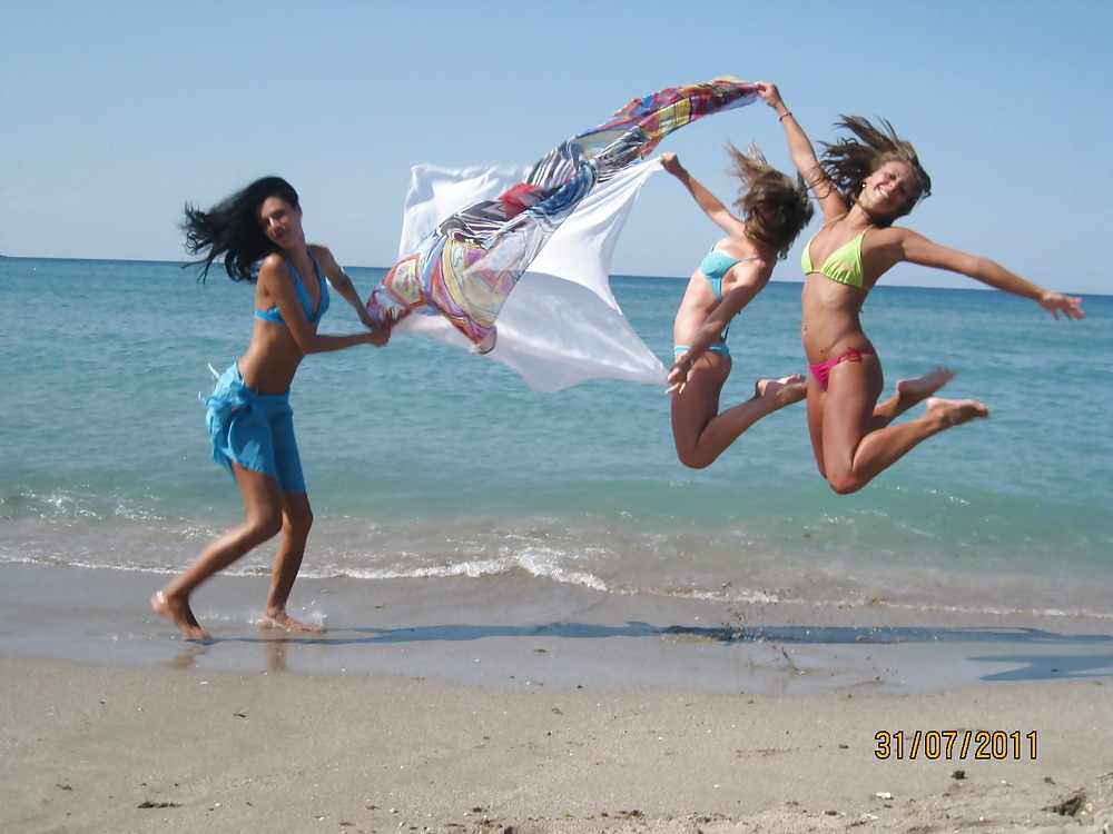 Chicas de playa búlgaras del mar negro - vi
 #10718760