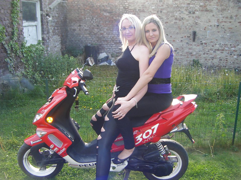 ISABELLE ET LUDIVINE de valenciennes #15030426